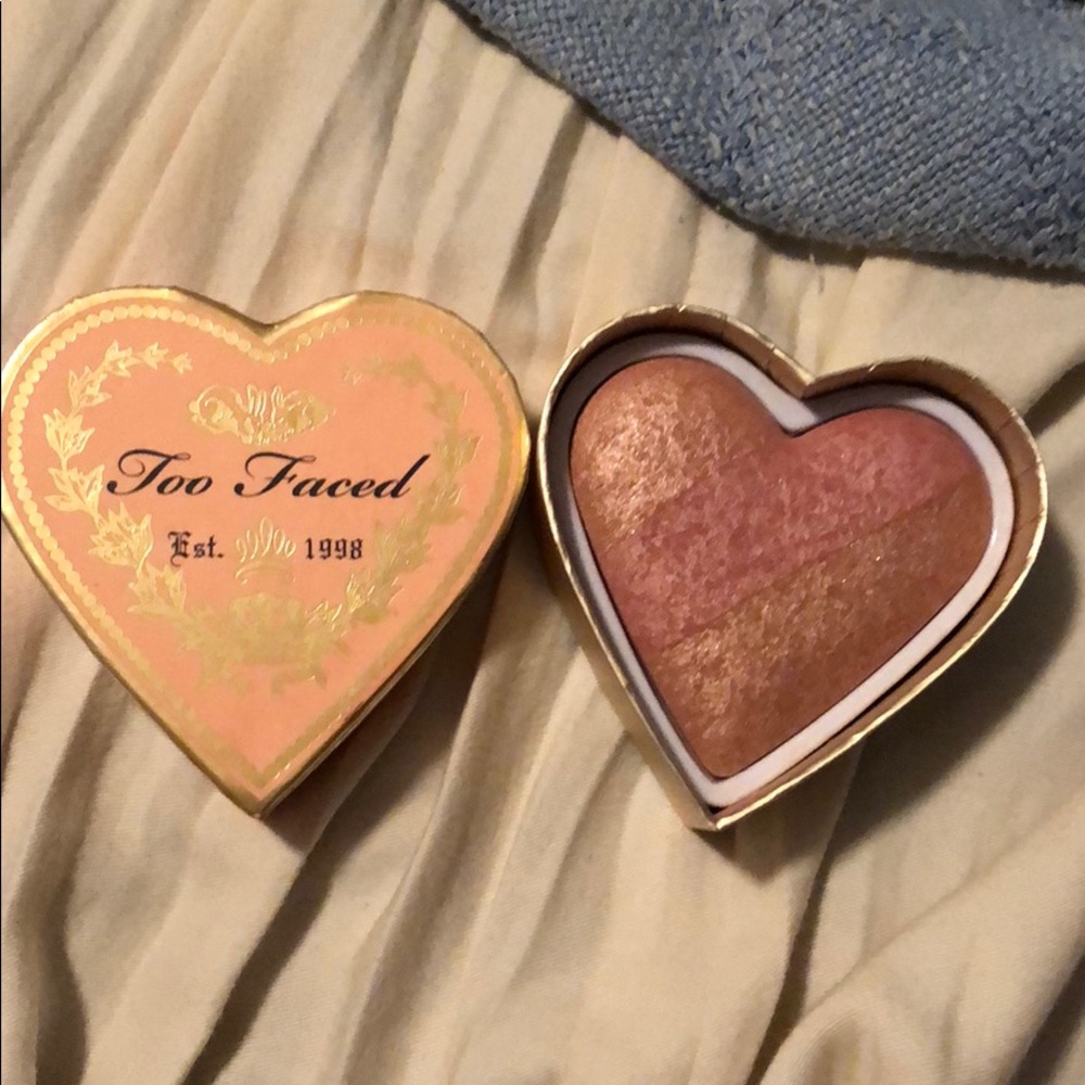 Too Faced Blush in Peach Beach